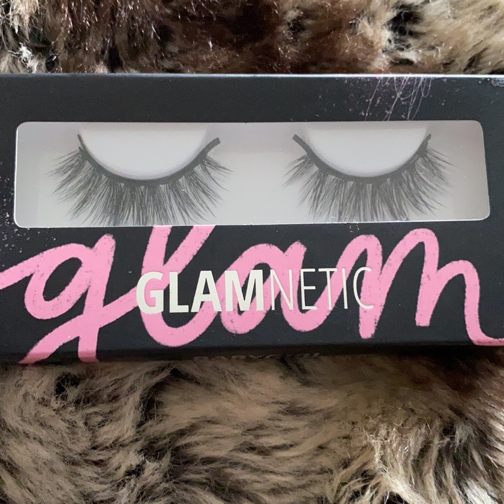 Eyelashes - Picture 4 of 5